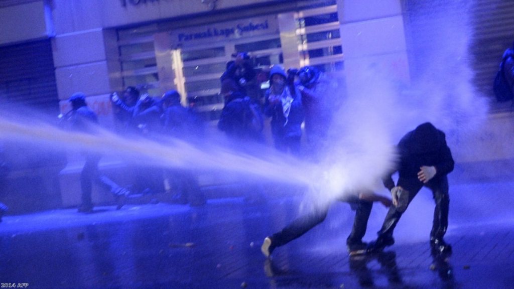 Clegg: Water cannon would damage Britain