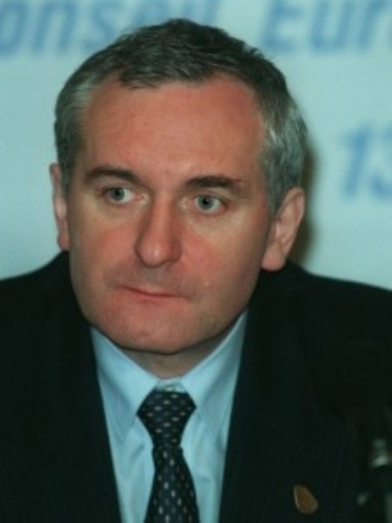 Ahern urges Trimble to return to peace talks