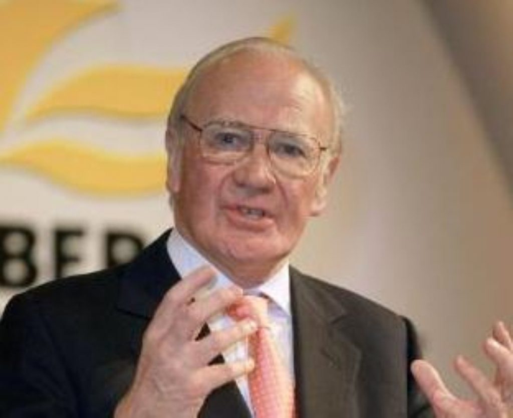 Menzies Campbell promises to reform the Liberal Democrats