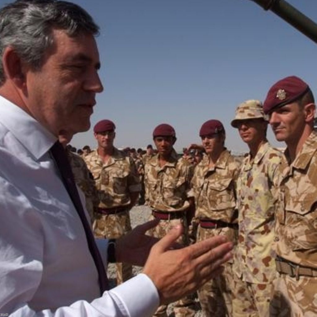 Gordon Brown meets British soldiers serving in Afghanistan